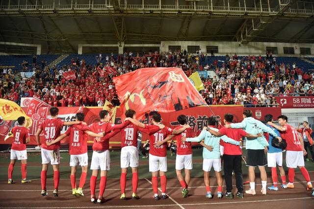 瓜帅喜迎执教生涯千场里程碑，巴萨官方送上祝贺（瓜迪奥拉迎来执教千场大关，巴萨官方致贺）