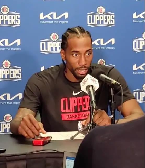 早报：上海双雄末轮争冠？这集我看过……（早报：沪上双雄末轮争冠？似曾相识的剧情……）