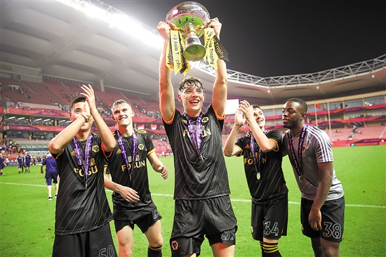 中国足协持证教练突破11.4万（中国足协持证教练人数超11.4万）