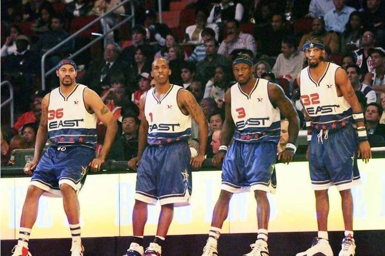 阿隆索：球员表现无可指责，我不关注未来，只关注下一场比赛（阿隆索：球员无可指摘，暂不谈未来，专注下一战）